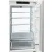 Interior da geladeira do Refrigerador Bottom Freezer 70 Crissair, com as prateleiras de vidro e a gaveta de legumes