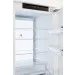 Interior iluminado do Refrigerador Bottom Freezer BLT 60 Crissair, com as prateleiras de vidro e o painel digital