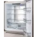 Interior iluminado do Refrigerador French Door 580 Crissair, com as prateleiras de vidro e as gavetas