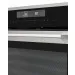 Detalhe em ângulo do painel touch e do puxador em inox do Forno Oven Grill Combinato Crissair