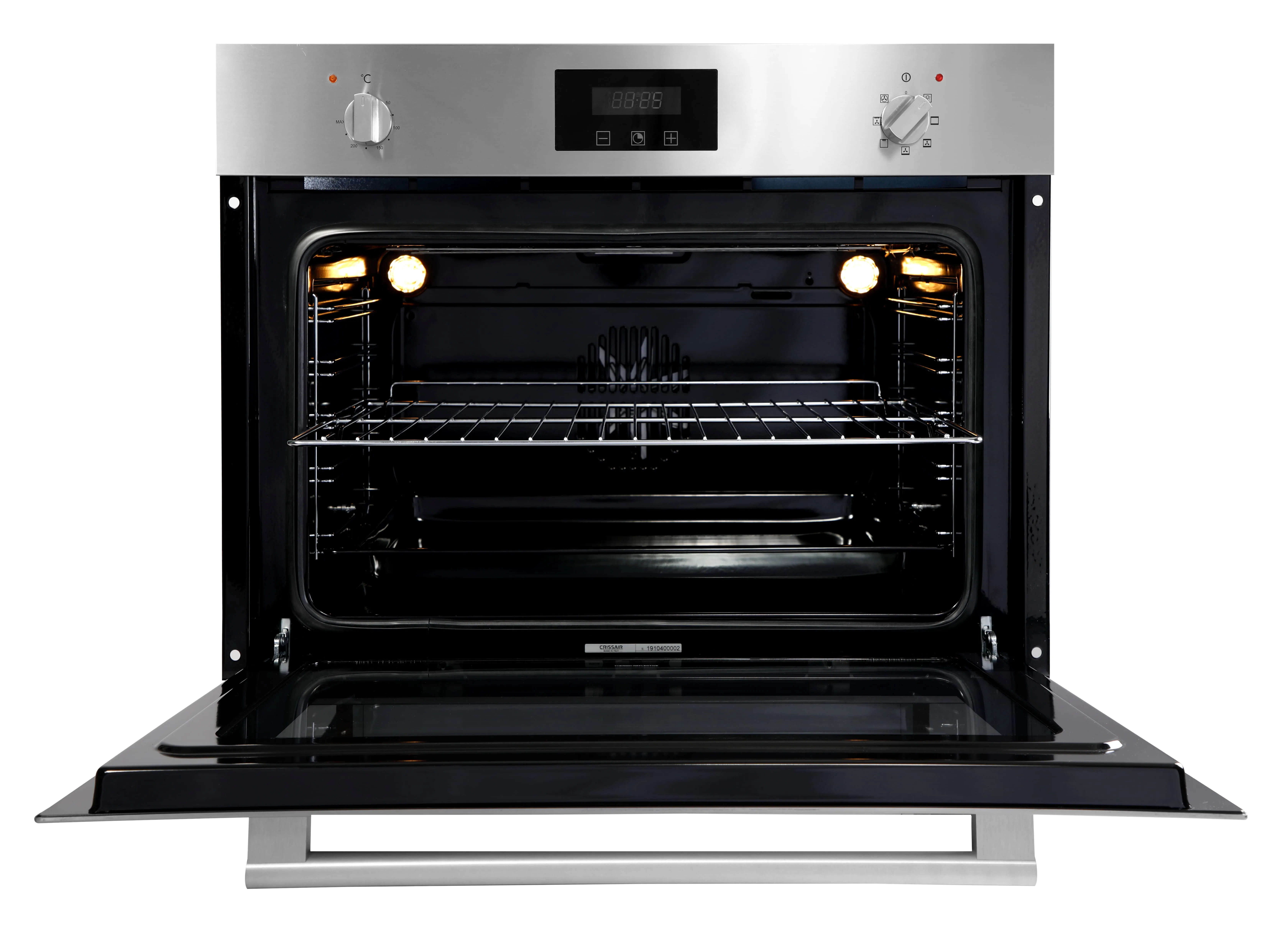 Forno Big 75 Crissair de embutir aberto, com o interior iluminado e as grades instaladas